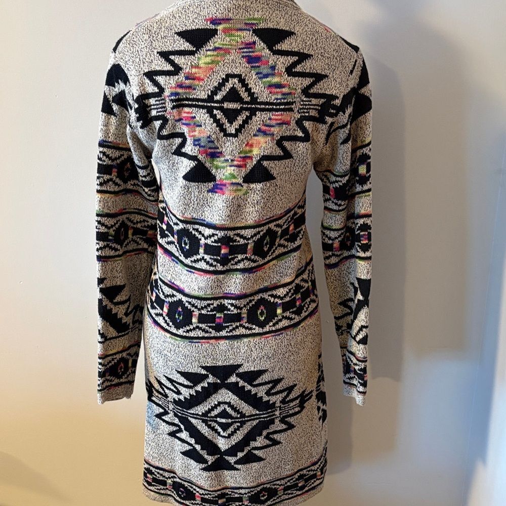 NWT Northern Angel Aztec Southwestern Cardigan Long Sweater. Size Medium - Picture 4 of 8